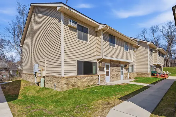 64 E 13th Street, Waconia, MN 55387