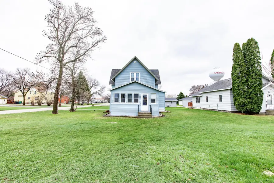182 3rd Street N, Casselton, ND 58012 - #2