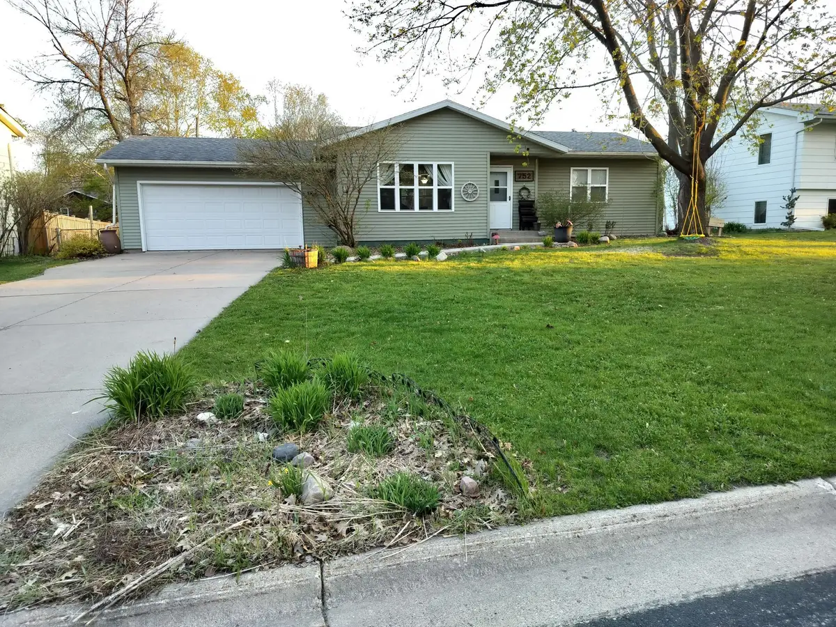 752 Lathrop Drive, Northfield, MN 55057 - #1