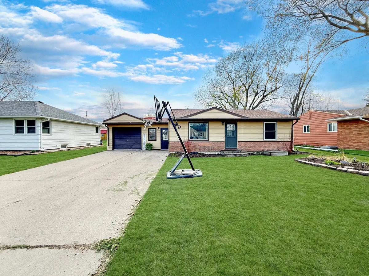 319 3rd Street Sw, Clara City, MN 56222 - #1