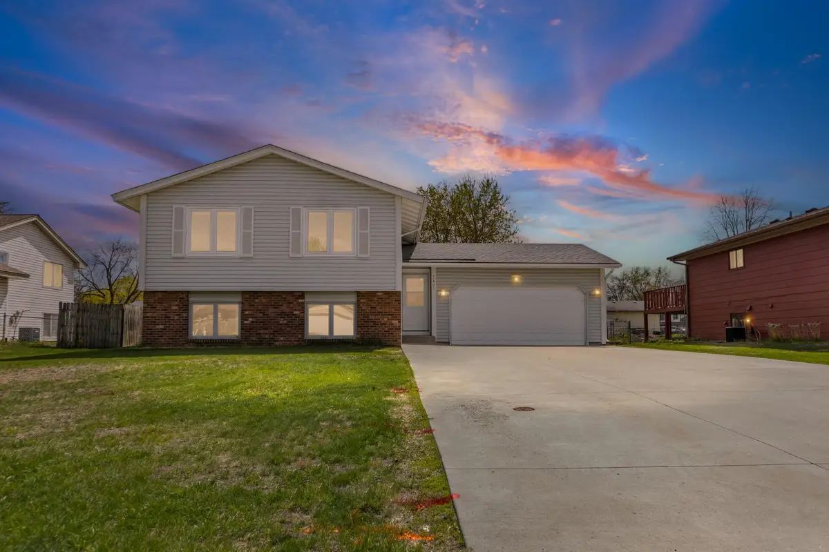 7401 75th Avenue N, Brooklyn Park, MN 55428 - #1