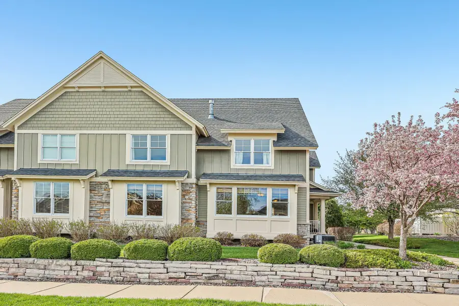 15704 Cobblestone Lake Parkway, Apple Valley, MN 55124 - #2