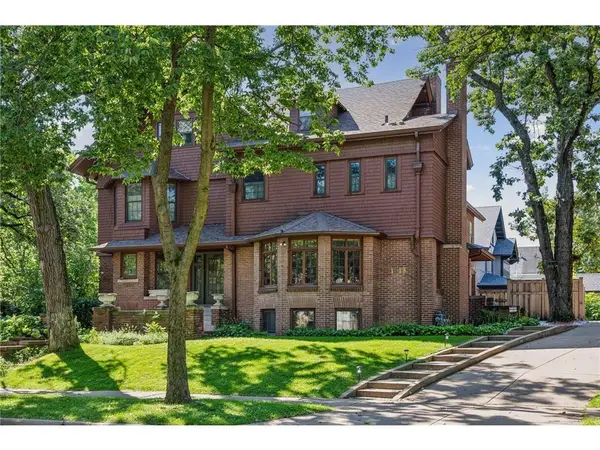 1613 W Franklin Avenue, Minneapolis, MN 55405