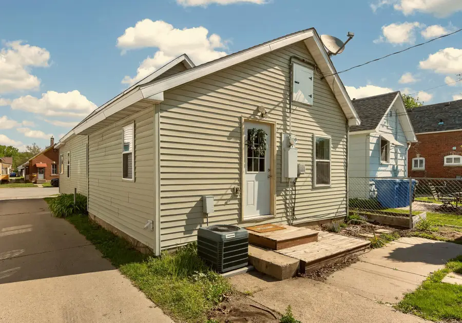 659 W 4th Street, Winona, MN 55987 - #3