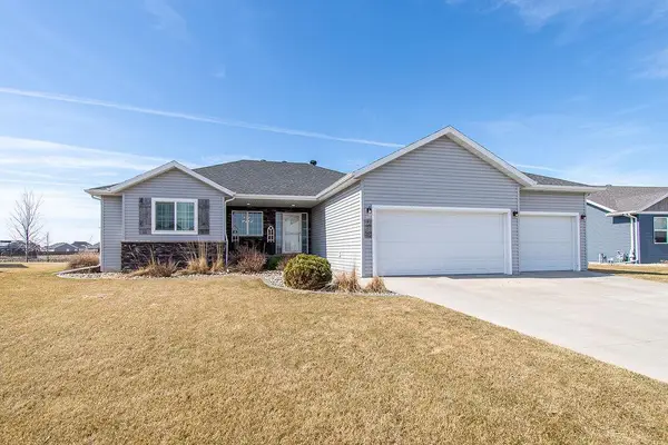 713 48th Avenue W, West Fargo, ND 58078