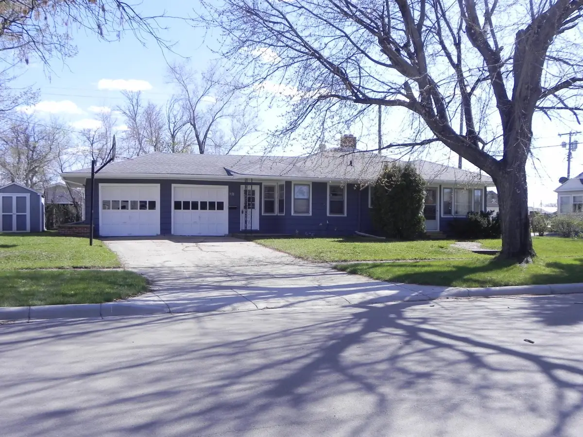 411 5th Avenue S, Wahpeton, ND 58075 - #1