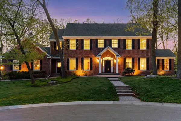 20150 Sweetwater Curve, Shorewood, MN 55331