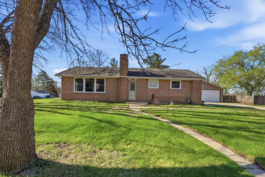 205 1st Avenue Nw, New London, MN 56273 - #2