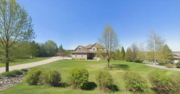 9853 Fenning Avenue Se, Delano, MN 55328