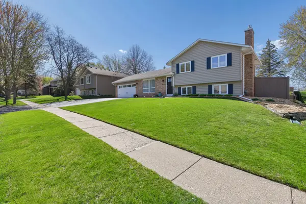 4770 142 Nd Street W, Apple Valley, MN 55124