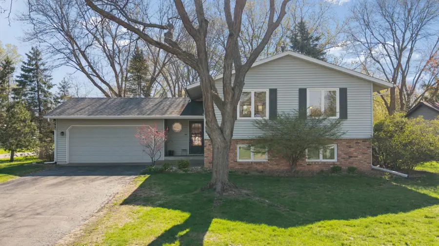 5870 Daniel Court, Shoreview, MN 55126 - #3