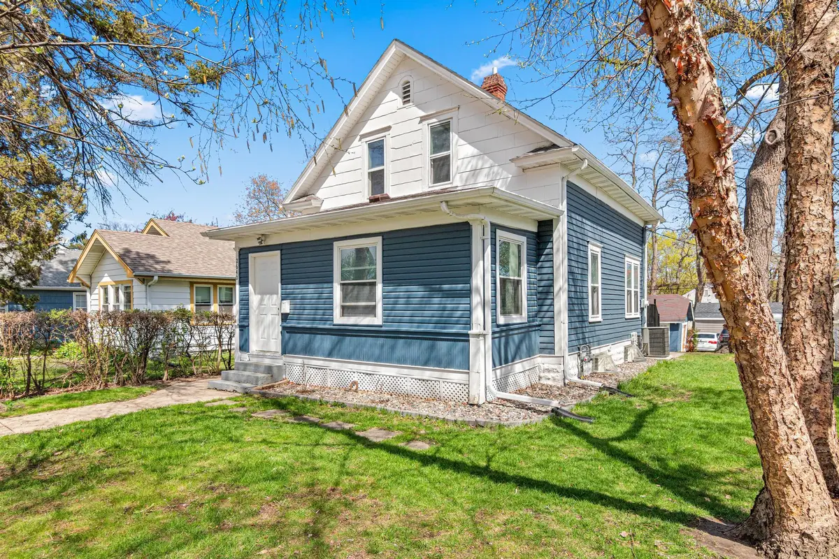 2640 Sheridan Avenue N, Minneapolis, MN 55411 - #1