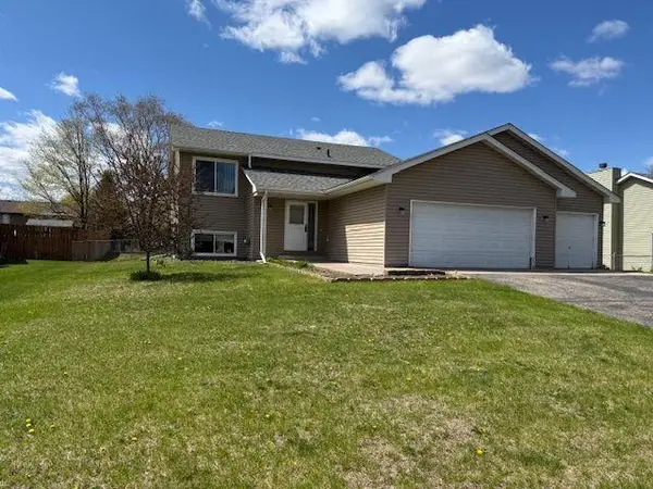 9207 Brunswick Avenue N, Brooklyn Park, MN 55443