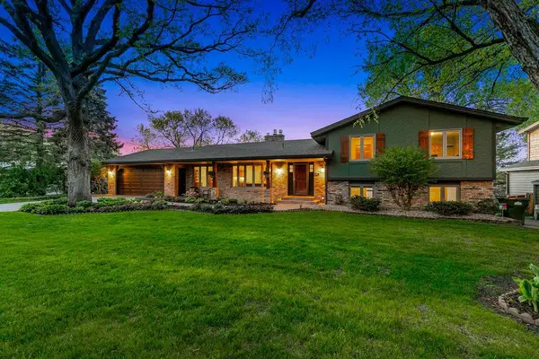 9885 Oak Shore Drive, Lakeville, MN 55044