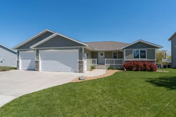 1906 Rock Ridge Lane, Saint Peter, MN 56082