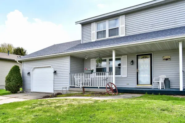 211 Sunset Avenue Nw, Altura, MN 55910
