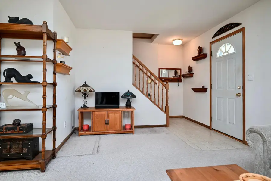 211 Sunset Avenue Nw, Altura, MN 55910 - #3