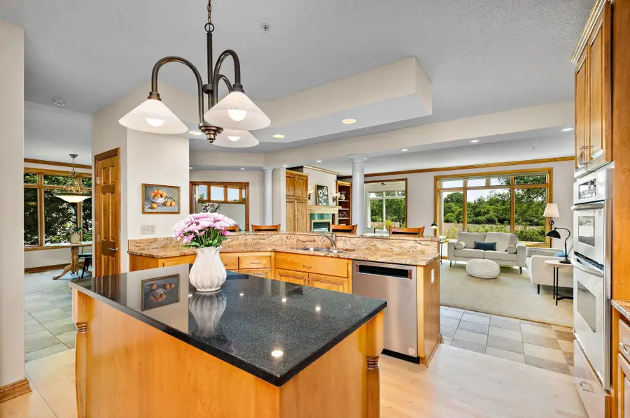 101 Willoughby Way E, Hopkins, MN 55305 - #3
