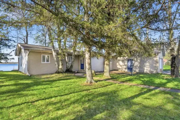 250 Magnor Lake Court, Clayton, WI 54004