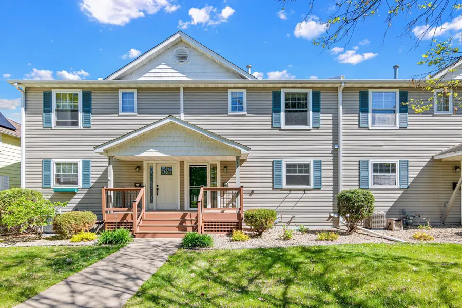 712 Stewart Avenue, Saint Paul, MN 55102 - #2