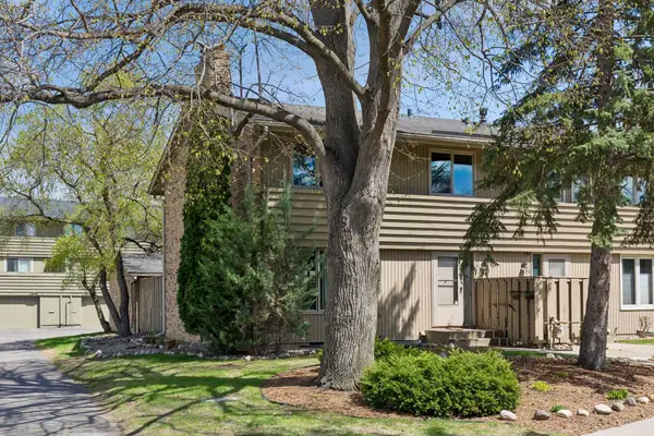 173 Windsor Lane, New Brighton, MN 55112