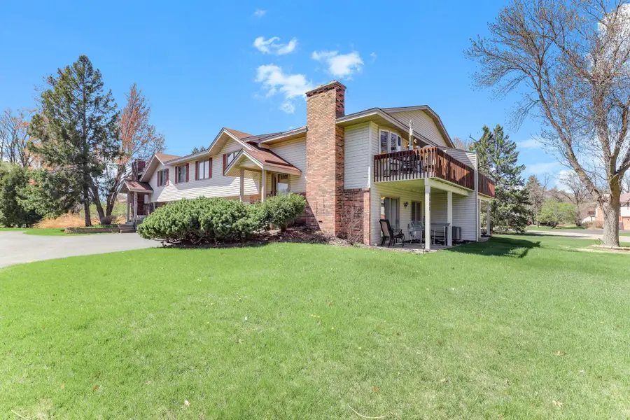 5653 Chatsworth Street N, Shoreview, MN 55126 - #2