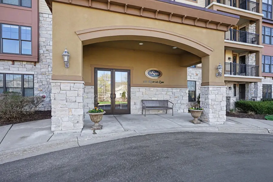 1320 Riverside Lane #202, Mendota Heights, MN 55118 - #3