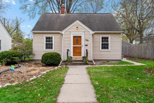 752 Hoyt Avenue W, Saint Paul, MN 55117