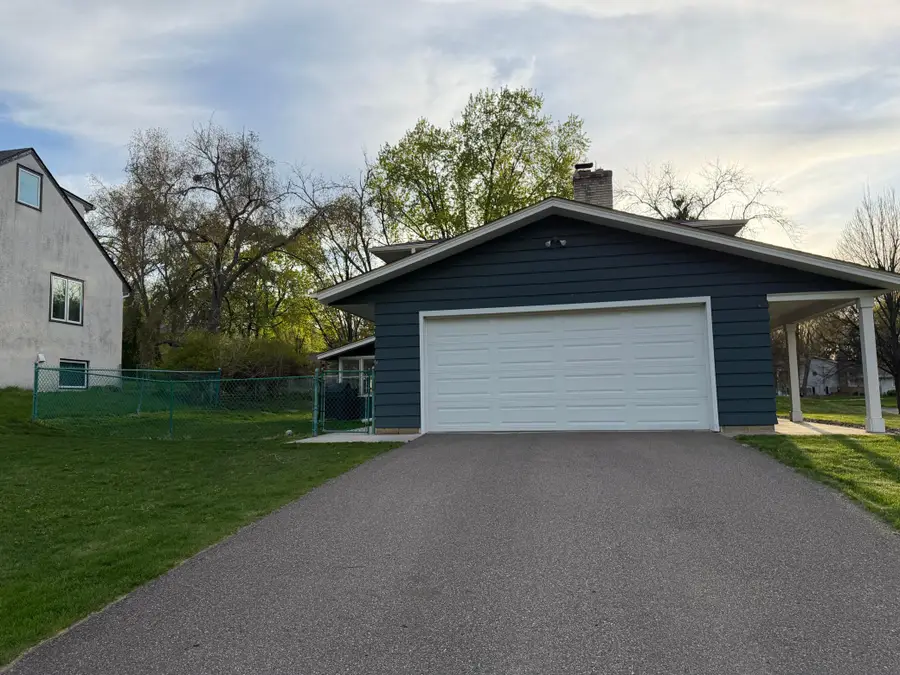 1046 Brooks Avenue W, Saint Paul, MN 55113 - #2