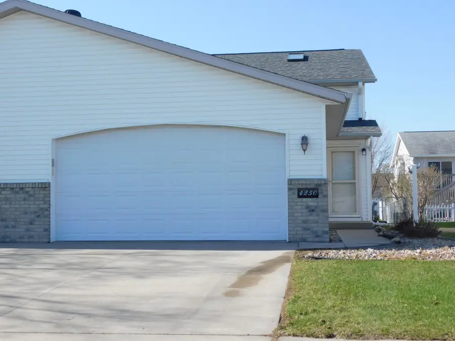 4250 39th Avenue S, Fargo, ND 58104 - #2