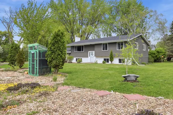 4440 Urbandale Court N, Plymouth, MN 55446