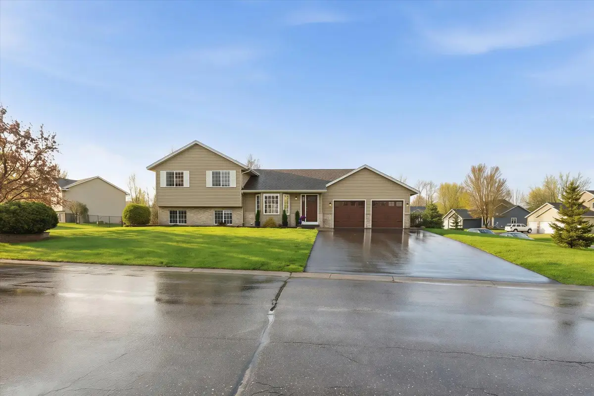 414 Maple Knoll Way Nw, Saint Michael, MN 55376 - #1