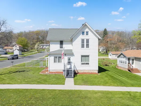1466 Saint Charles Avenue, Saint Charles, MN 55972