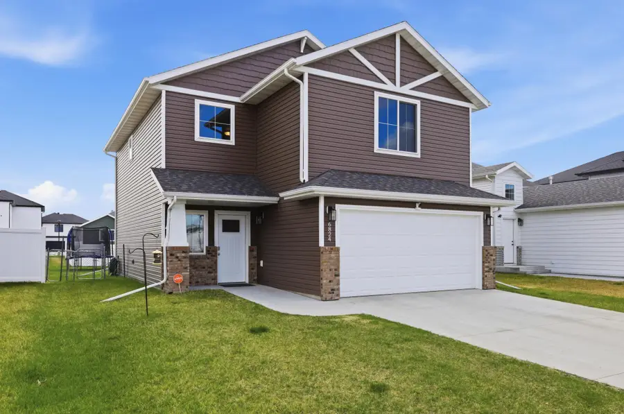 6824 Meadow View Drive S, Fargo, ND 58104 - #2