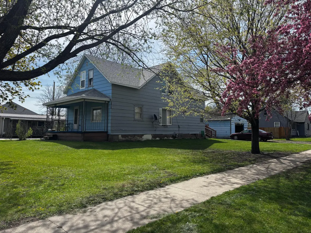 904 4th Street Se, Pipestone, MN 56164 - #1