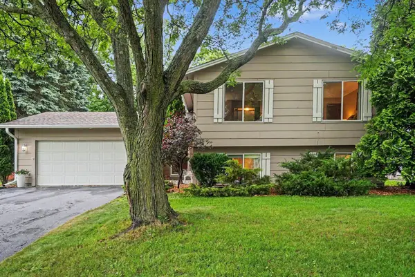 7201 32nd Avenue N, Crystal, MN 55427