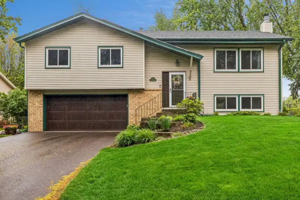 710 Clearbrook Lane, Vadnais Heights, MN 55127