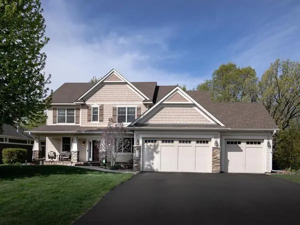 2110 Valley Creek Lane, Shakopee, MN 55379
