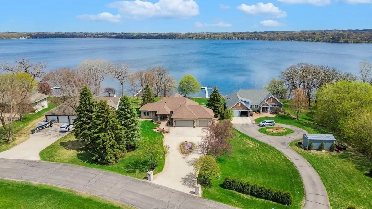 5979 24th Street Ne, Willmar, MN 56201 - #1