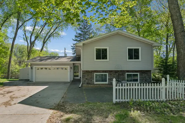 75 Pleasant Lane E, Excelsior, MN 55331