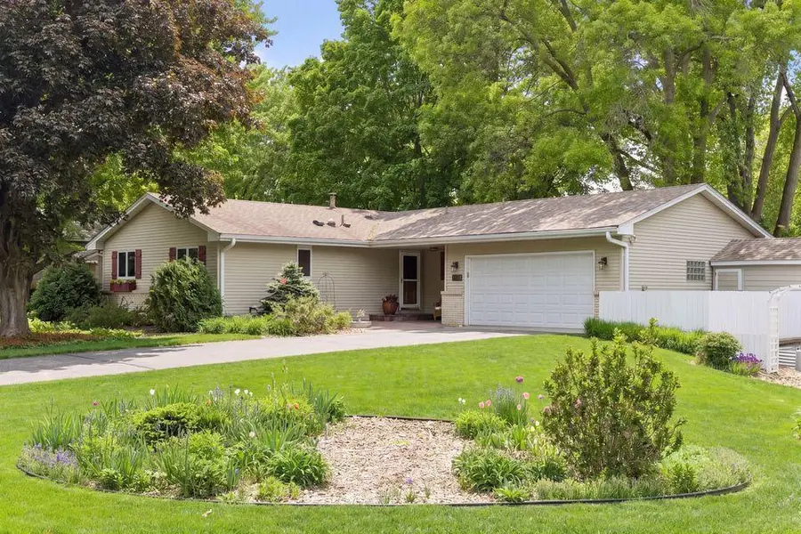 2124 Pleasant View Drive, New Brighton, MN 55112 - #2