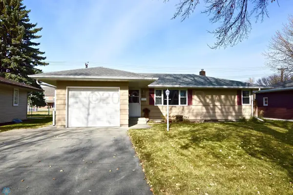 401 25th Avenue N, Fargo, ND 58102
