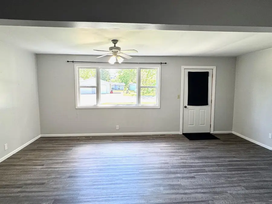 341 4th Street N, Greenbush, MN 56726 - #3