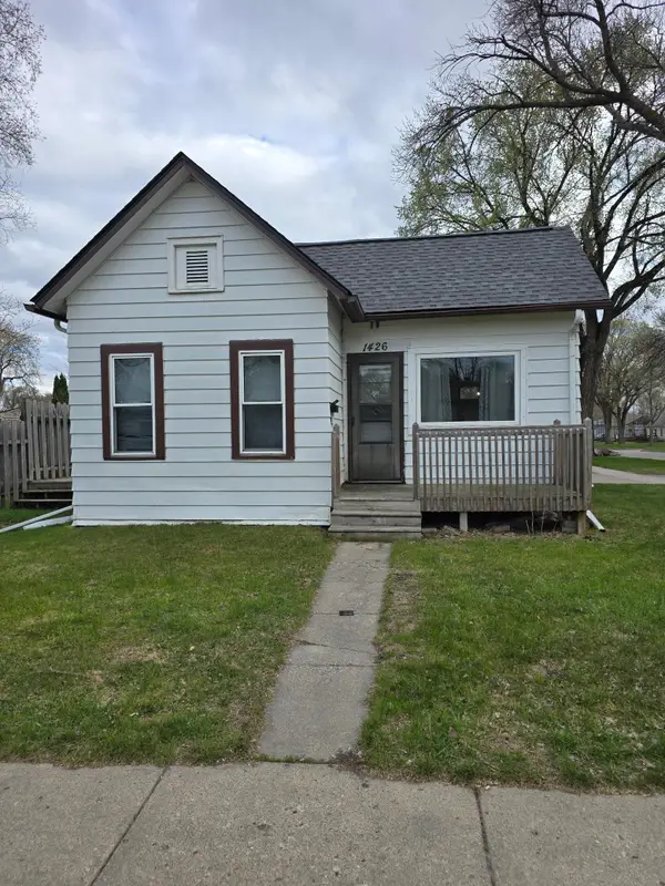 1426 13th Avenue S, Fargo, ND 58103