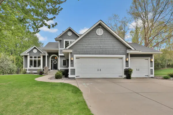 507 Owasso Hills Drive, Roseville, MN 55113