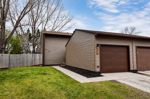 1806 23rd Avenue S, Fargo, ND 58103