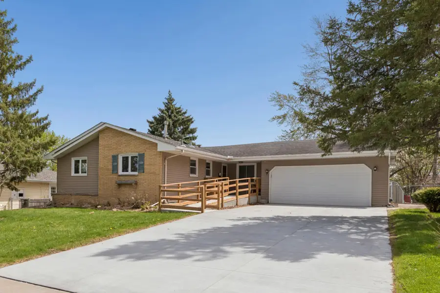 7925 29th Avenue N, New Hope, MN 55427 - #2