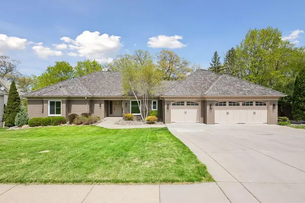 10752 Mount Curve Road, Eden Prairie, MN 55347