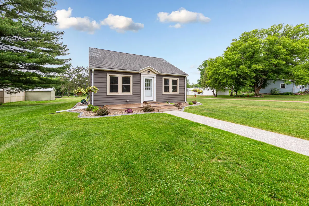 111 Joy Avenue Sw, Madelia, MN 56062 - #1