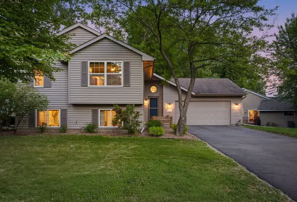 8117 Dakota Lane, Chanhassen, MN 55317